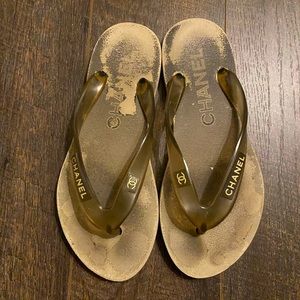 Chanel flip flops size 6.5